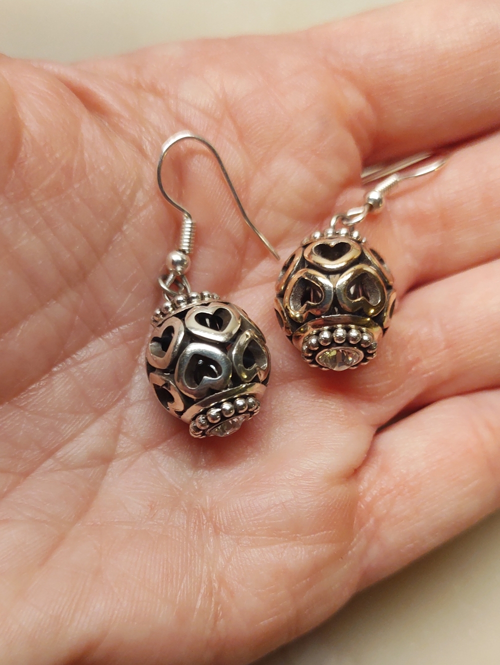 SALE!🔥 Brighton Glimmer Twist Interchangable Earrings with Heart Cut Out Beads - Picture 4 of 13